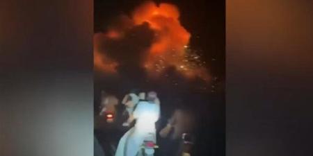 مشاهد توثق اللحظات الأولى لقصف الهند منشآت عسكرية باكستانية في كشمير
