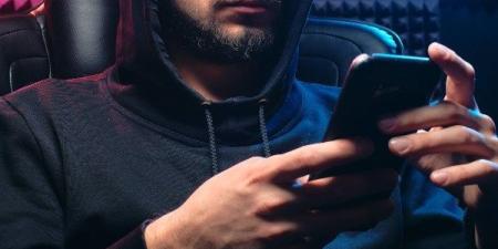 تحذير من مكتب التحقيقات الفيدرالي.. خدعة رسائل نصية تنتشر بسرعة وتستهدف مستخدمي iOS وأندرويد