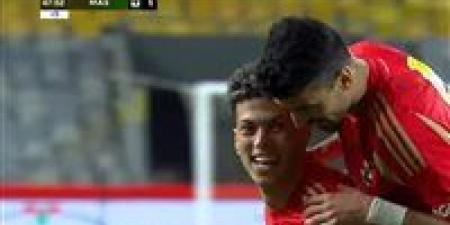 الدوري المصري الممتاز: طاهر محمد طاهر يسجل الهدف الثاني للأهلي في مرمى المصري البورسعيدي في الدقيقة 48