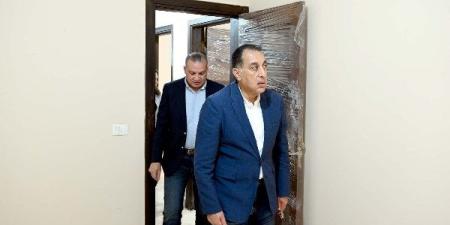 «نفذه صندوق التنمية الحضرية».. مدبولي يتفقد مشروع إسكان محدودي الدخل بالعجيزي