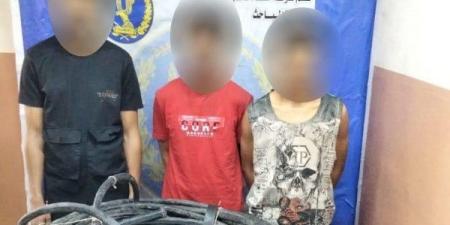 القبض على لصوص كابلات أعمدة الإنارة من الطرق بالقاهرة