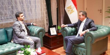 وزير الصحة يستقبل وفد مجموعة «برجيل» الطبية لبحث التعاون.. صور