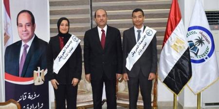 رئيس جامعة العريش يكرّم الفائزين في مسابقة "الطالب المثالي"
