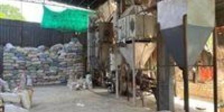 ضبط مصنع لإنتاج أعلاف مغشوشة بالقليوبية والتحفظ 56 طن مواد مجهولة المصدر