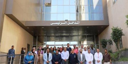 محافظ أسوان يوجه بتسخير الإمكانيات للترويج لمنظومة التأمين الصحي الشامل