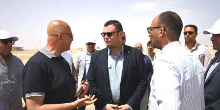 وزير الإسكان يتفقد مشروعات الساحل الشمالي الغربي ويشدد على ضرورة الإسراع بمعدلات التنفيذ