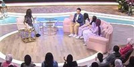 الجمعة.. سامح حسين وأسرته ضيوف "معكم منى الشاذلي"