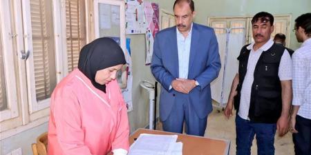 محافظ سوهاج يحيل مدير مركز طب الأسرة بأولاد حمزة و11 آخرين للتحقيق