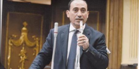 برلمانى يطالب بقانون جديد لمزاولة مهنة الصيدلية.. ويدعو لتشديد الرقابة