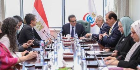 وزير الصحة يبحث مع وفد البنك الدولي تعزيز التعاون في ملف التنمية البشرية