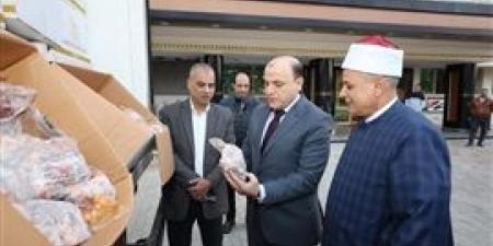 توزيع 2 طن لحوم صكوك الأضاحي للأسر الأولى بالرعاية بكفر الشيخ