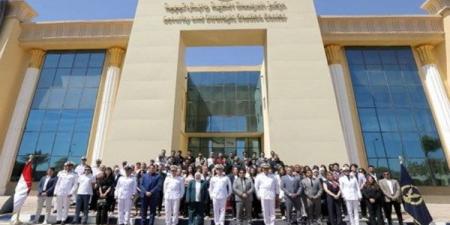 الداخلية تستقبل الشباب المشاركين في برنامج القمة العالمية للقيادات الشبابية الإعلامية.. صور