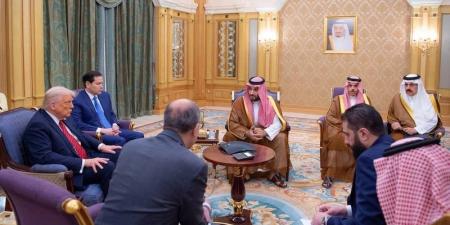 ترامب يدعو الشرع لطرد فلسطينيين