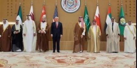 صورة جماعية لقادة الخليج وترامب قبيل انطلاق القمة الخليجية الأمريكية بالرياض