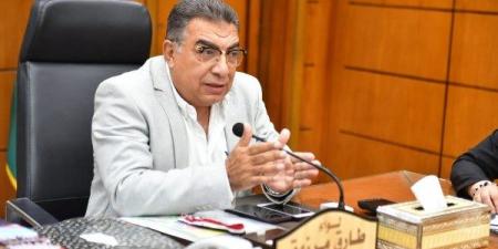 محافظ الدقهلية يسلم تأشيرات وتذاكر الحج لـ 558 حاج و13 مشرف من حجاج الجمعيات الأهلية