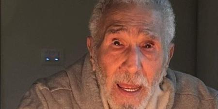 نجل عبد الرحمن أبو زهرة يكشف تفاصيل إيقاف معاش والده بسبب شائعة وفاته