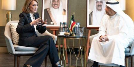 وزير الاتصالات الكويتي يبحث مع الرئيس التنفيذي للاستثمار في (جوجل) سبل تعزيز الشراكة الاستراتيجية