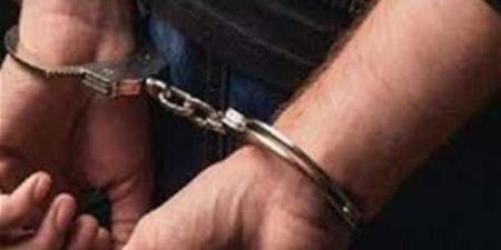 ضبط عاطلين بالقاهرة لقيامهما بالإستيلاء على مبلغ مالى من أحد المواطنين بأسلوب إنتحال الصفة