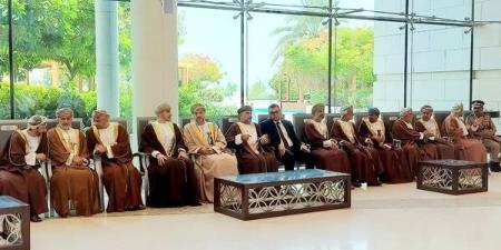 وزير الإسكان يصل يُشارك في افتتاح معرض ومؤتمر عُمان العقاري