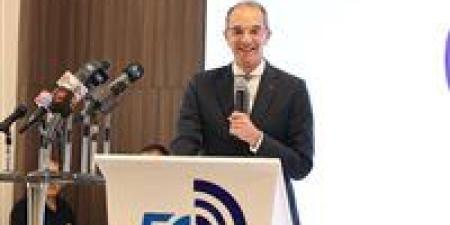 وزير الاتصالات: شركات المحمول استثمرت 2.7 مليار دولار للحصول على الترددات والتراخيص