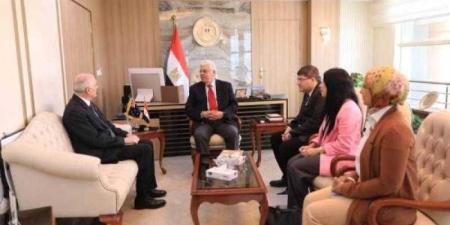 وزير التعليم العالي يبحث تعزيز التعاون مع سفير أستراليا بالقاهرة