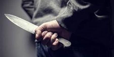 مسن يطعن حفيده بسكين في سوهاج بسبب مرض نفسي.. والنيابة تباشر التحقيق