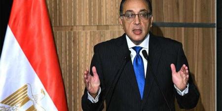 رئيس الوزراء يتابع جهود توفير مياه الشرب للمواطنين في عدد من المناطق بمحافظة البحر الأحمر