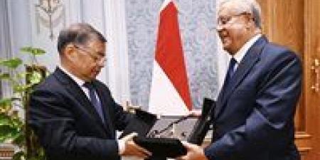 المستشار الدكتور حنفي جبالي يستقبل عضو المكتب السياسي للحزب الشيوعي الصيني