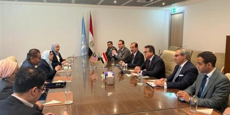 وزير الصحة يلتقي نظيريه الماليزي والمغربي لتعزيز التعاون في تطوير خدمات الرعاية الصحية