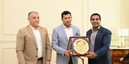 بحضور وزير الرياضة ومحافظ الإسماعيلية.. جلسة حوارية لتعزيز الوعي الوطني
