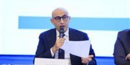 أزمة تسكين أطفال في مدارس تبعد 100 كيلومتر بالجيزة.. وأولياء الأمور: "أولادنا بيضيعوا"