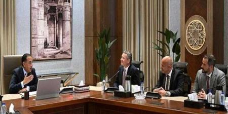 رئيس الوزراء يستقبل نائب رئيس شركة ”إكسون موبيل” العالمية لشئون الاستكشاف