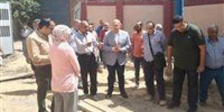 نائب محافظ الجيزة يتفقد مشروع الصرف الصحي بعزبة البكباشي بحي جنوب