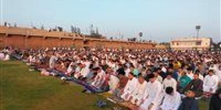 المواطنون يؤدون صلاة عيد الأضحى في ساحات الشرقية