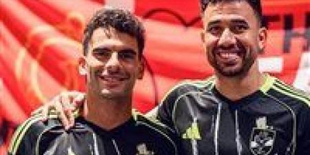 الأهلي يعلن عن قميصه الثاني للموسم الجديد
