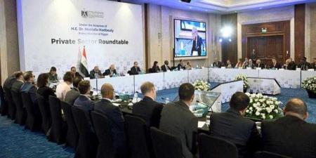 رئيس الوزراء يترأس مائدة مستديرة بعنوان ”الإصلاحات الهيكلية لتعزيز تنافسية القطاع الخاص”
