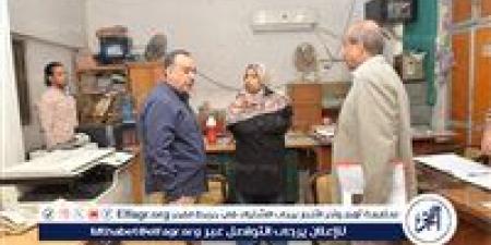 محافظ أسيوط يتفقد سير العمل بإدارة الحسابات بالديوان العام