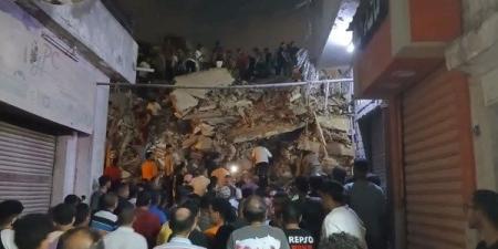 انتشال جثة سيدة من أسفل انقاض عقار السيدة زينب