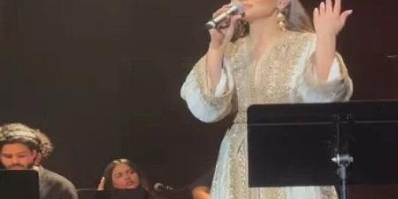 كارمن سليمان تتألق في مهرجان موازين.. وعناق العلم المغربي يشعل الحفل