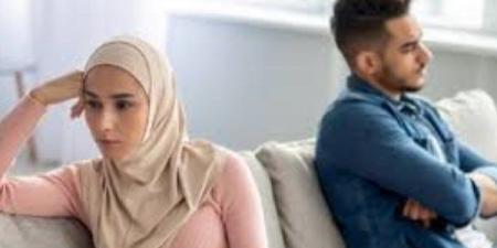 زوجي يرى أن الاعتداء علي وترويع الأولاد جائز شرعا.. فهل هذا صحيح؟