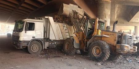 محافظة الجيزة ترفع 650 طنًّا من المخلفات والرتش من نفق الفكهانية بحي العمرانية