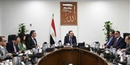 رئيس الوزراء يبحث فرص التوسع في صناعة السكر
