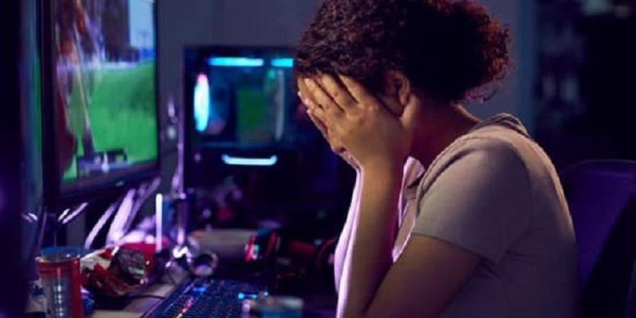 فبركها بـ AI .. قرار عاجل بشأن طالب ابتز زميلاته بصور فاضحة بالجامعة