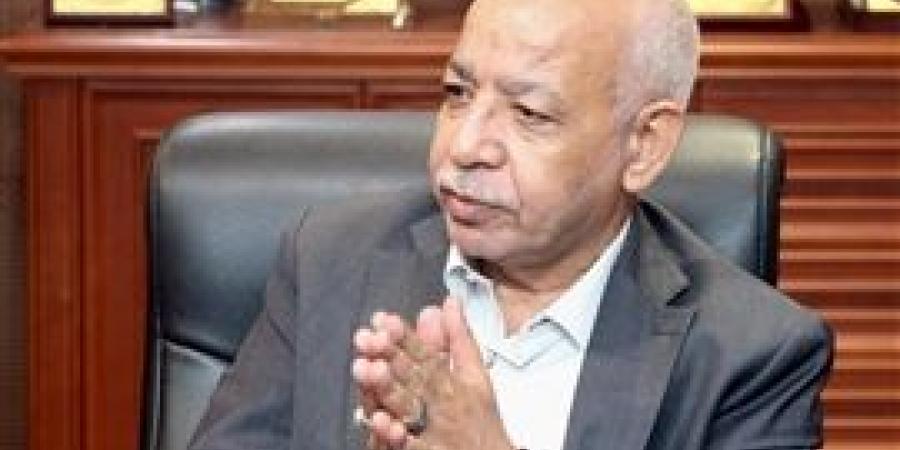عبدالمنعم الجمل يهنئ عمال مصر جنود الإنتاج بمناسبة احتفالات عيد العمال