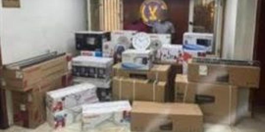 الاجهزه الامنيه تضبط المتهمين بسرقة مخزن أجهزة كهربائية في عابدين