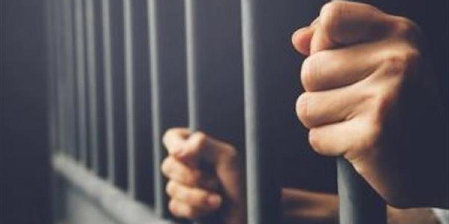 حبس عامل شوه وجه زوجته بمادة حارقة في حلوان