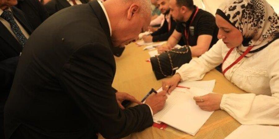 مصطفى بكري يُسجل في كشوف حضور الجمعية العمومية للصحفيين «صور»