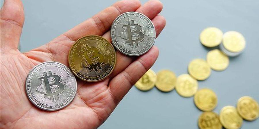 أسعار ومؤشرات العملات الرقمية اليوم.. بيتكوين تهيمن وتراجع جماعي لمعظم العملات