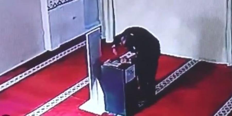 «سرقة في بيت الله».. كشف ملابسات سرقة شخص داخل مسجد بسوهاج