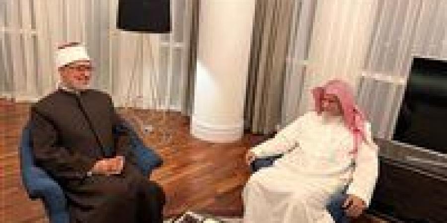 مفتي الجمهورية ورئيس مجمع الفقه الإسلامي يؤكدان ضرورة "إصدار ميثاق شرف لضبط العمل الإفتائي"